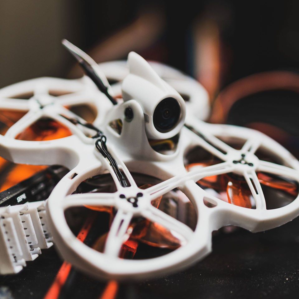 Emax Tinyhawk II 2 RTF FPV Rac - Drone Power Bank reseña y precio